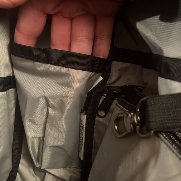 Healthy Back Bag, black, cross body bag. Lots of pockets inside and out. - Picture 10 of 11